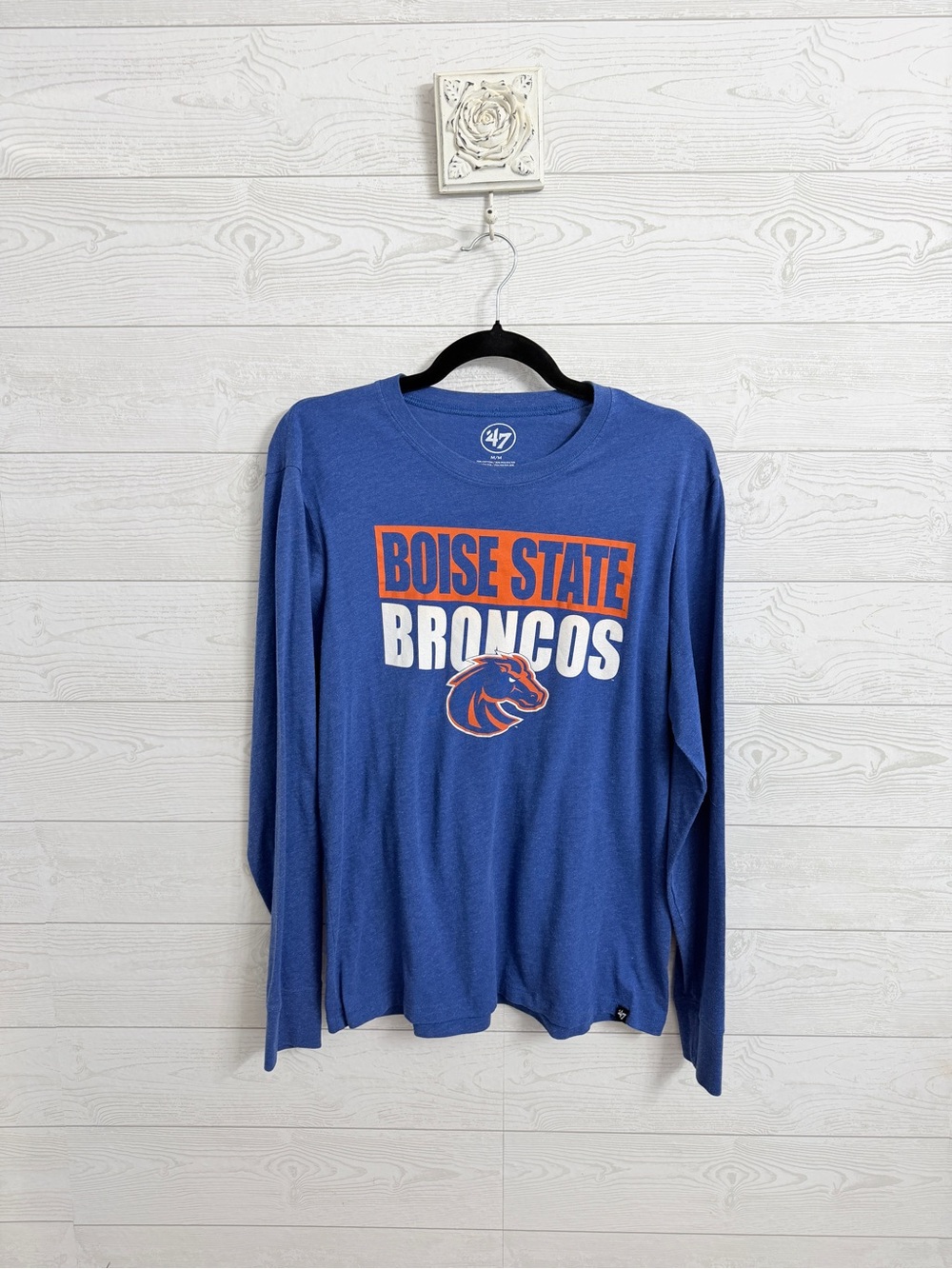 47 Brand Men’s Graphic Boise State Broncos Long Sleeve Shirt. Size M